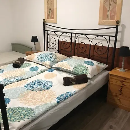 Bed & Breakfast Balaton Panzio *